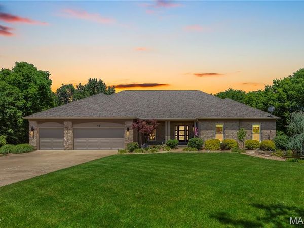 42 Clarksburg Court, Weldon Spring, MO 63304