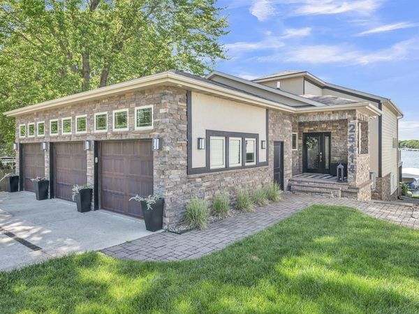 25414 182nd Street , Spirit Lake, IA 51360