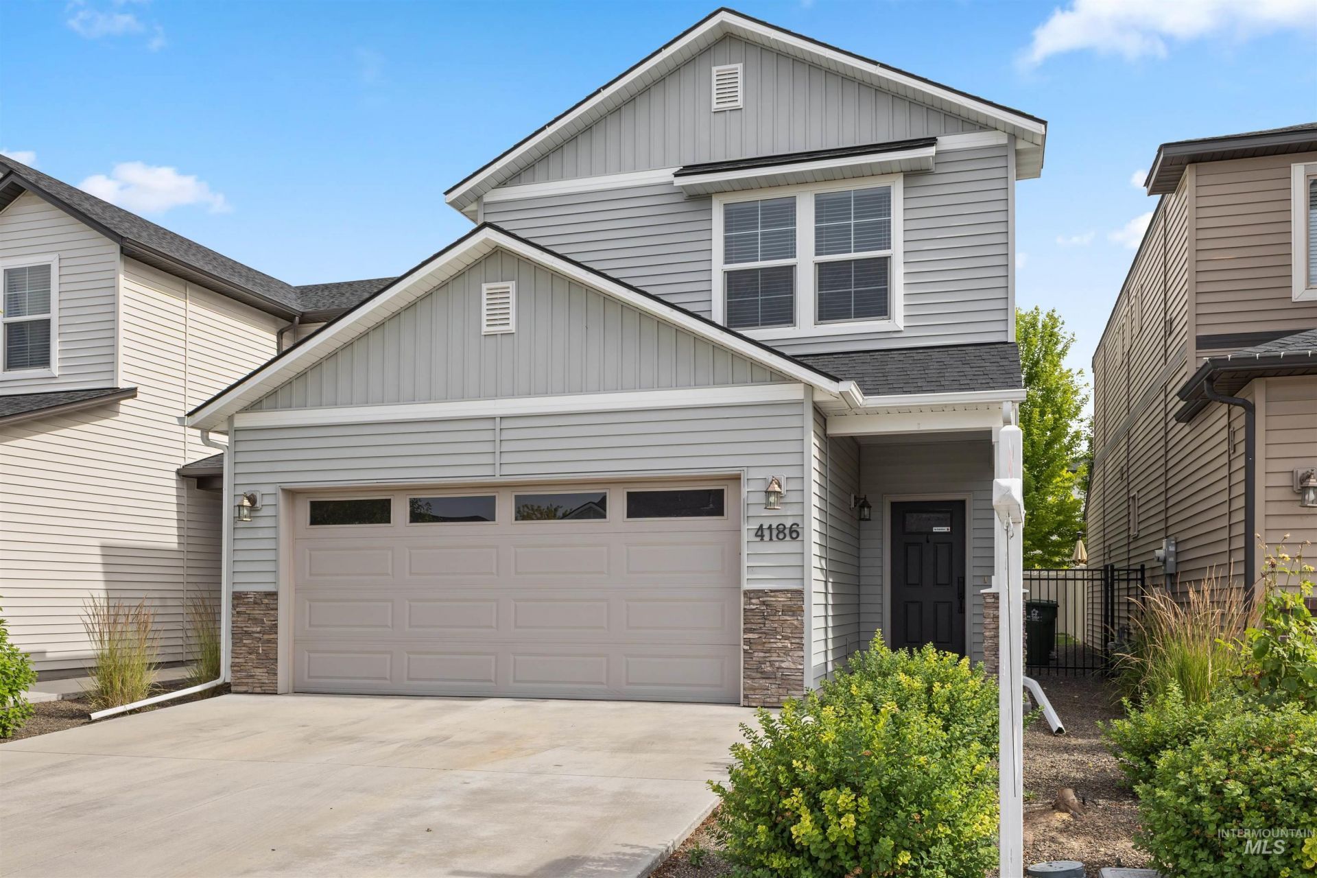 4186 E Blueberry St, Meridian, ID 83642 Main Photo