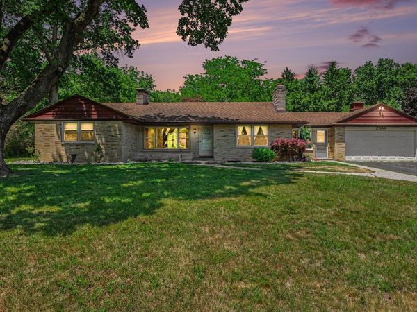 2556 Angling Road, Kalamazoo, MI 49008