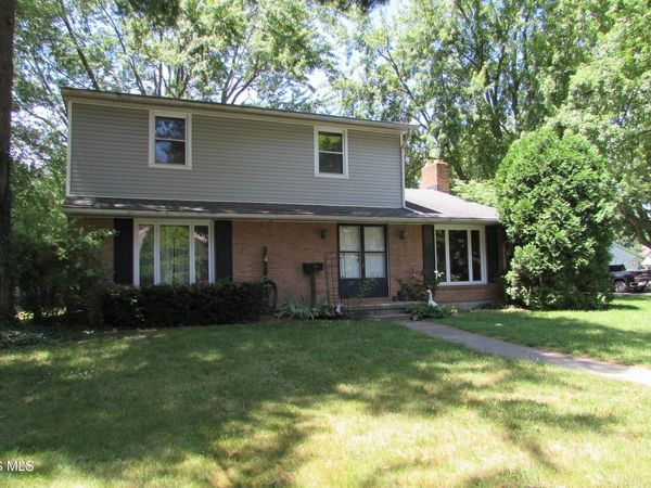 211 Cedar Lane , Waterville, OH 43566