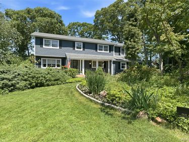 5 Crabapple Court , Mount Sinai, NY 11766