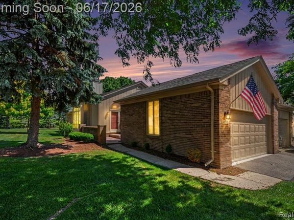 16569 Congress Drive, Clinton Twp, MI 48038
