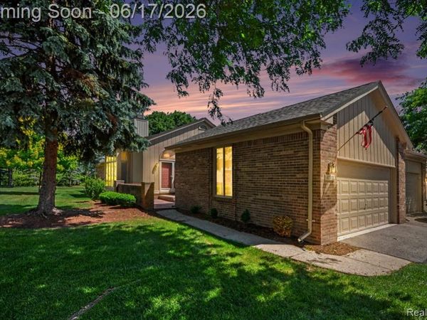 16569 Congress Drive, Clinton Twp, MI 48038
