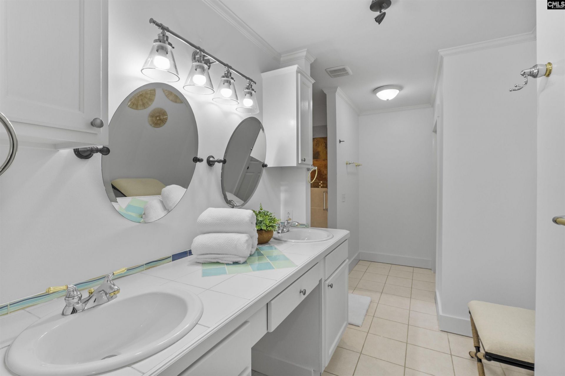 18 Northlake Road  Photo 17