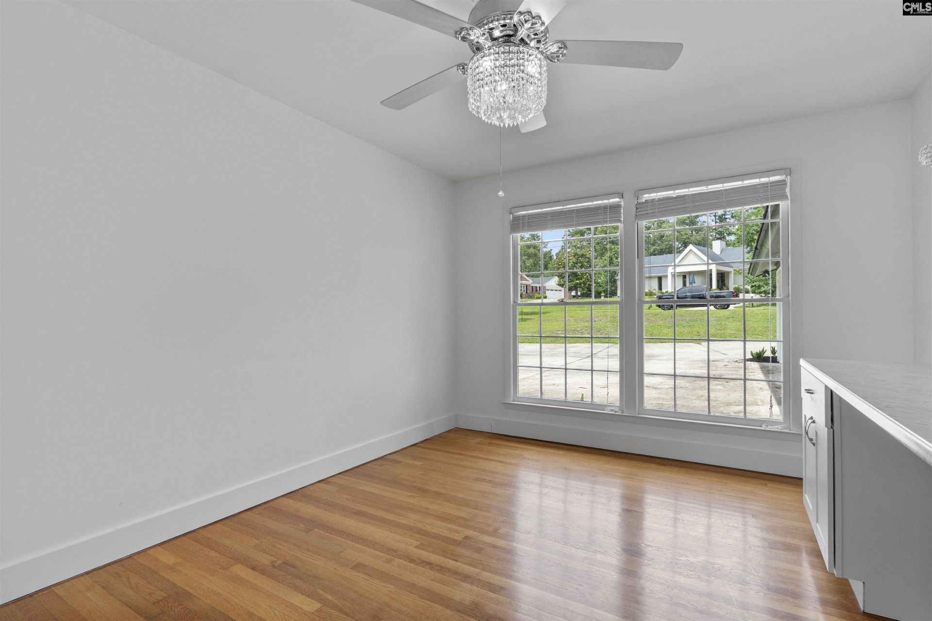 18 Northlake Road  Photo 19