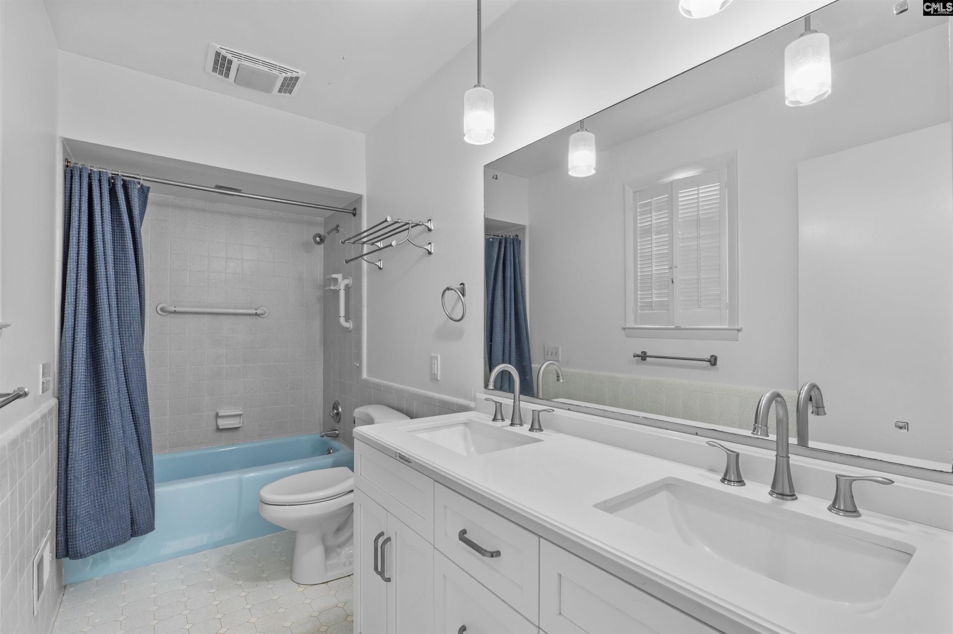 18 Northlake Road  Photo 23