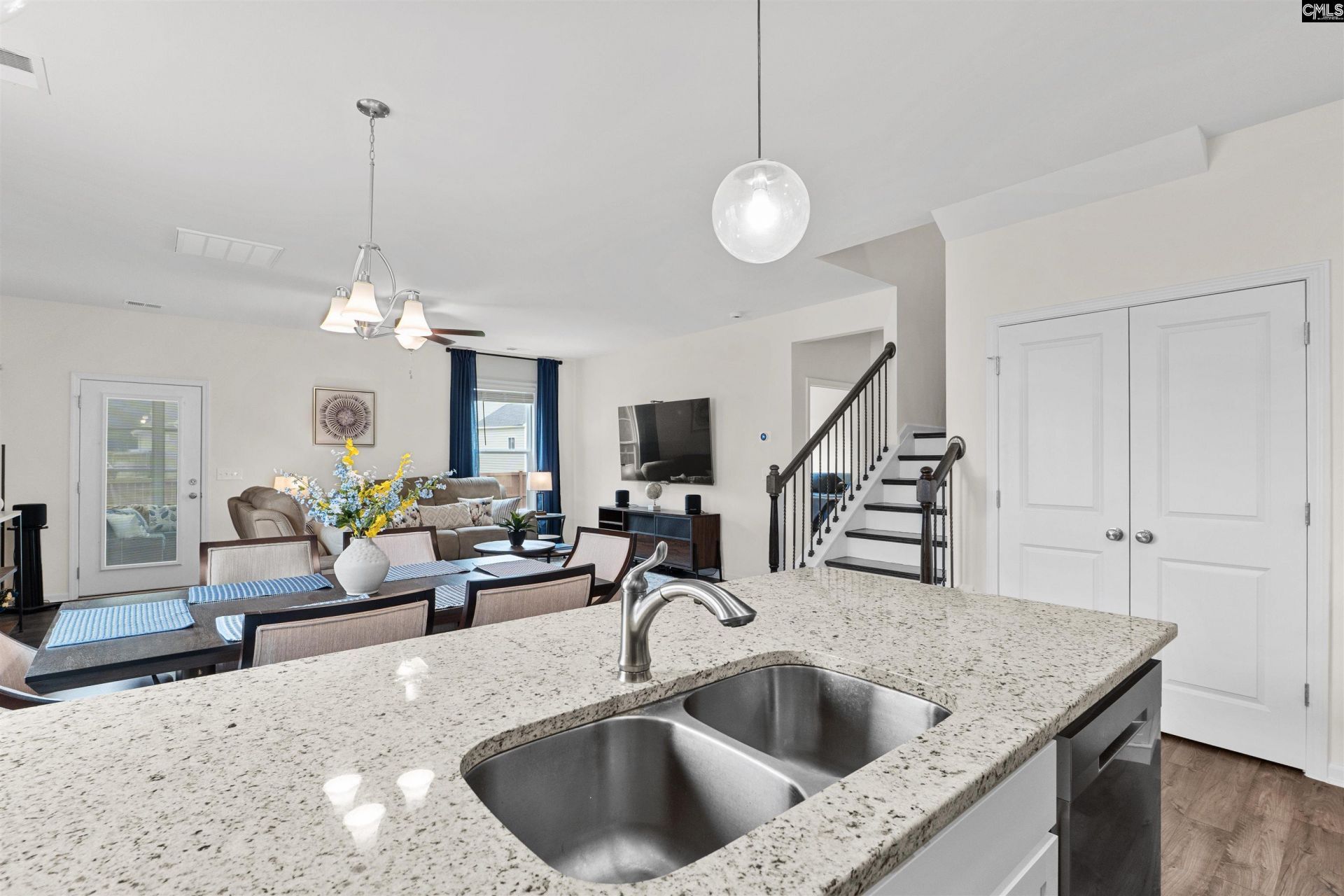 29 Harvest Glen Drive  Photo 8
