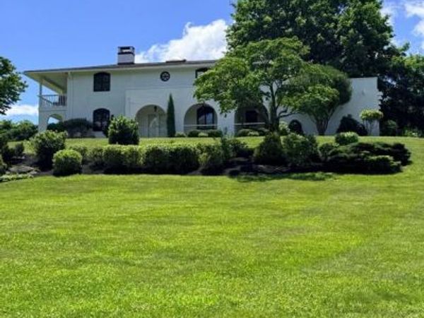 2450 WHITE HORSE ROAD, BERWYN, PA 19312