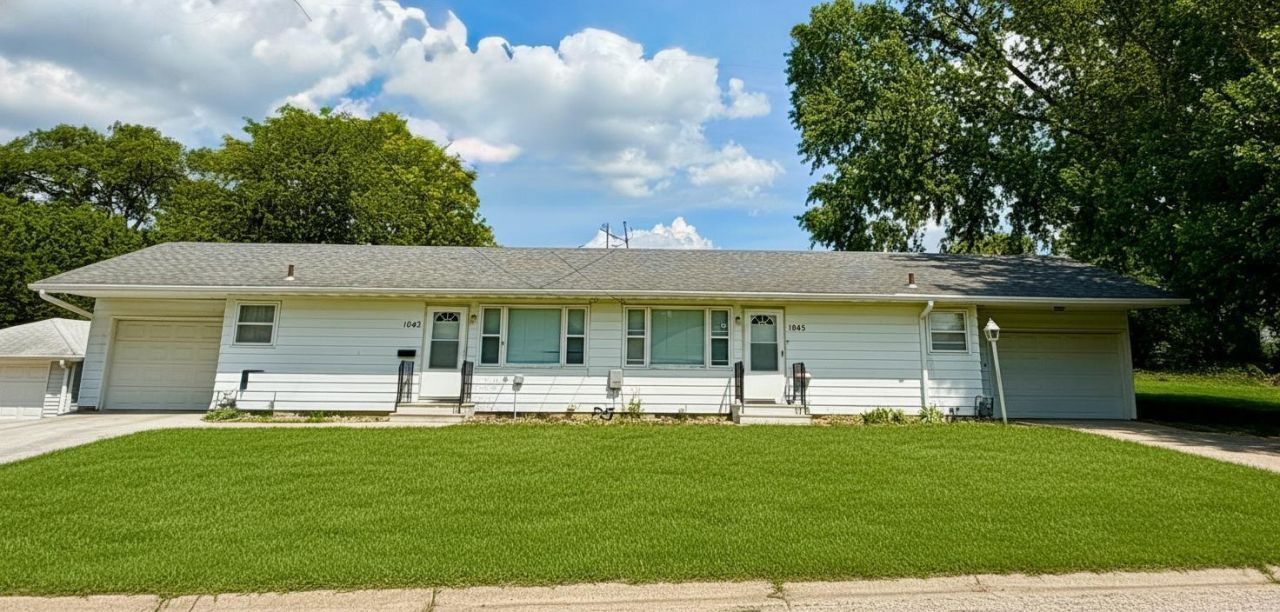 1043-1045 Minnesota Street, Waterloo, IA 50702 Main Photo