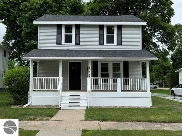 1004 Kinney Avenue S, Mt Pleasant, MI 48858