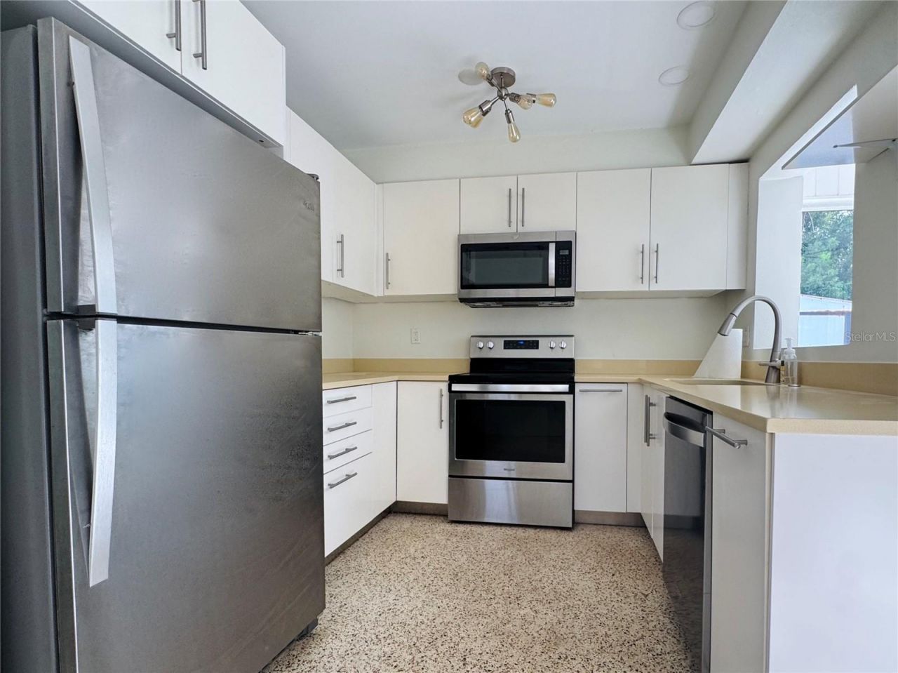 4722 Stevens Drive, Sarasota, FL 34234 Photo