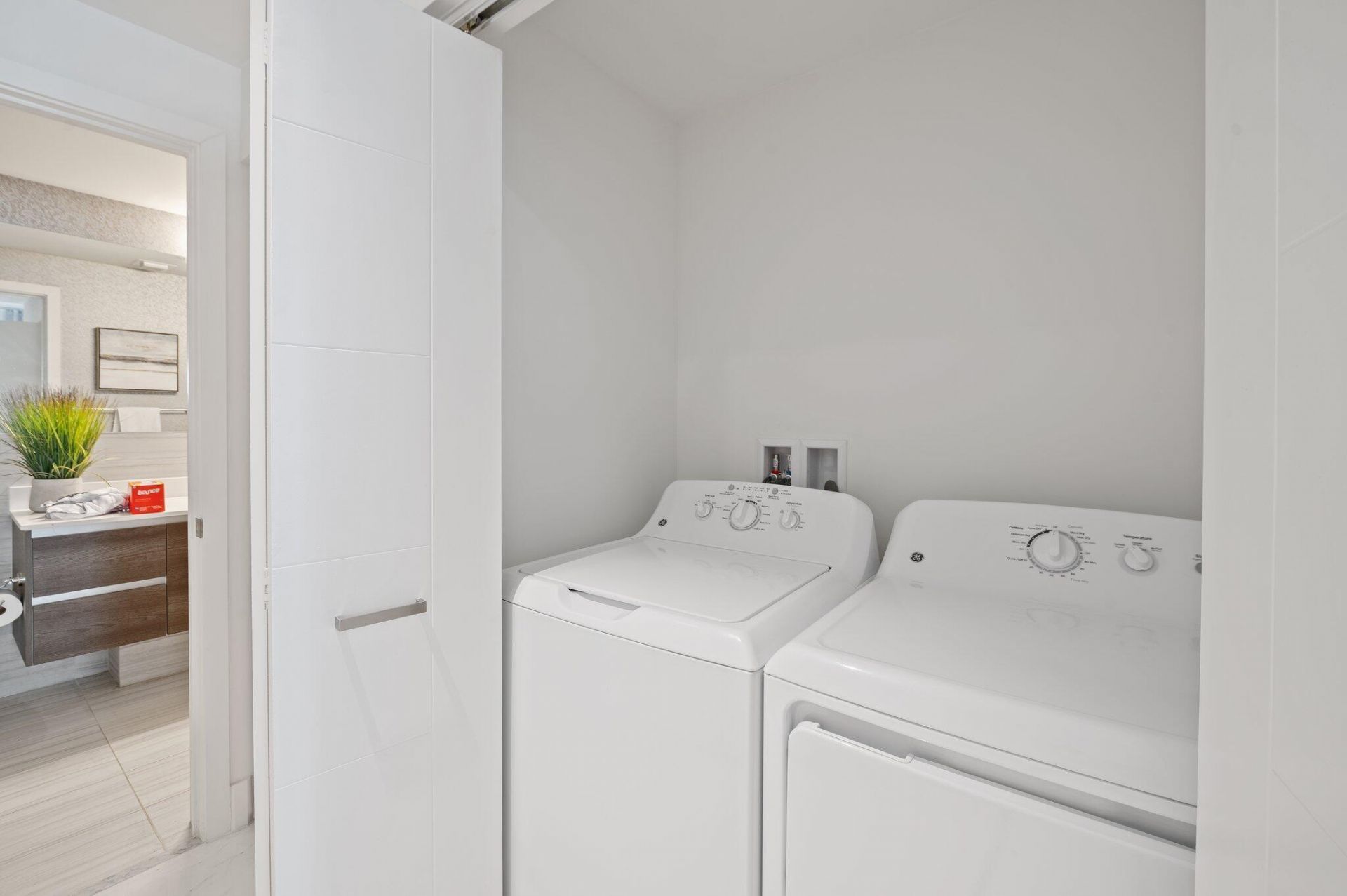 301 Altara Avenue, Unit 718, Coral Gables, FL 33146 Photo