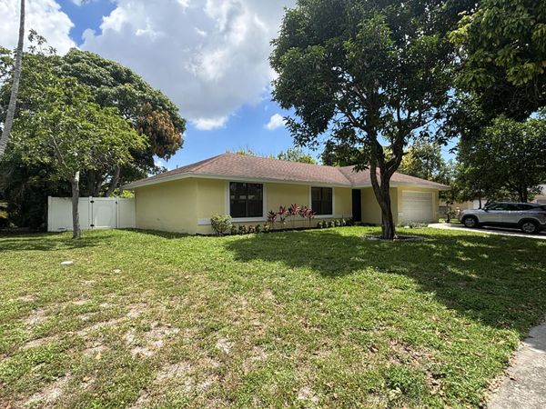 1563 40th Street, West Palm Beach, FL 33407