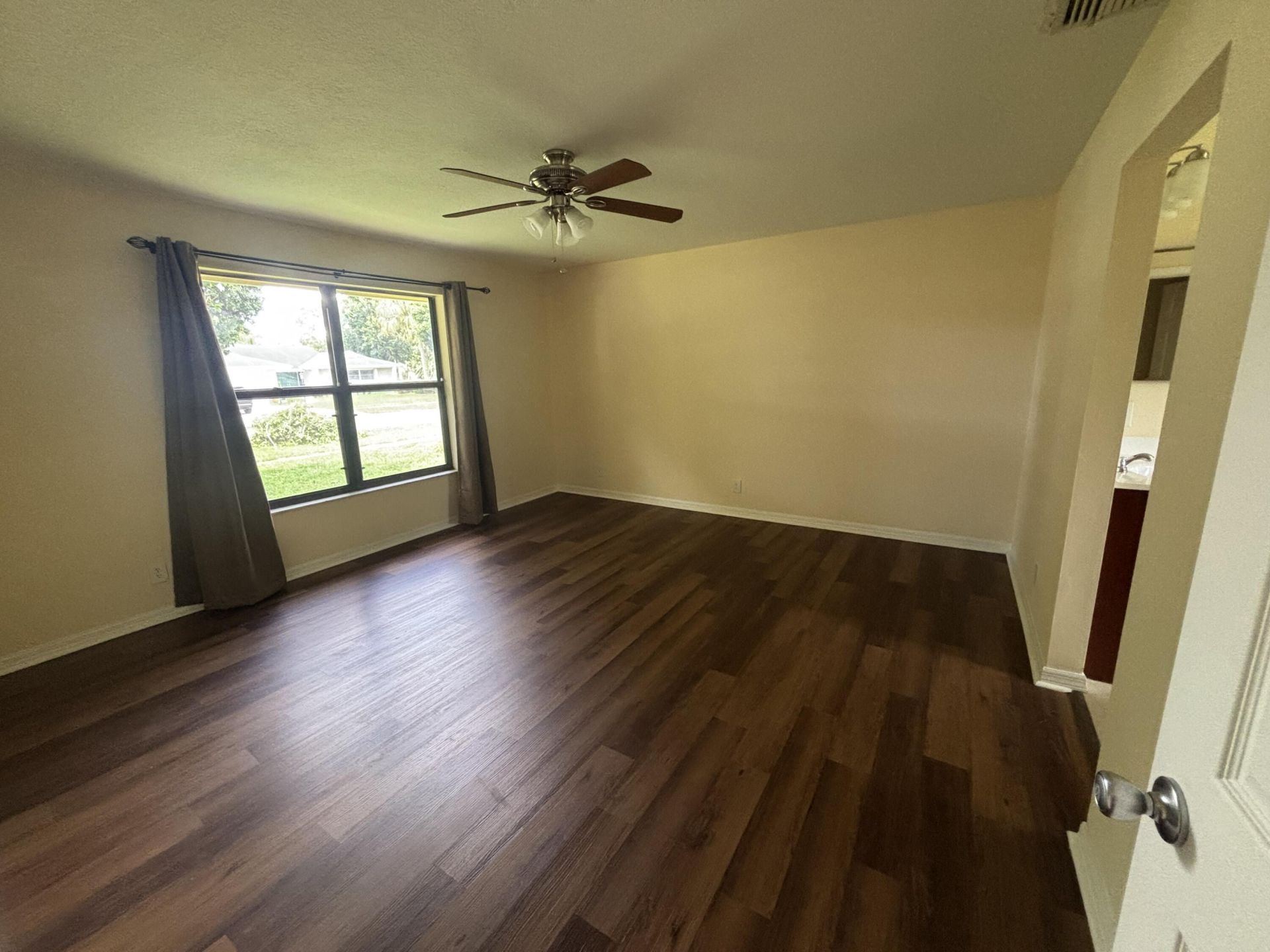 1563 40th Street, West Palm Beach, FL 33407 Photo