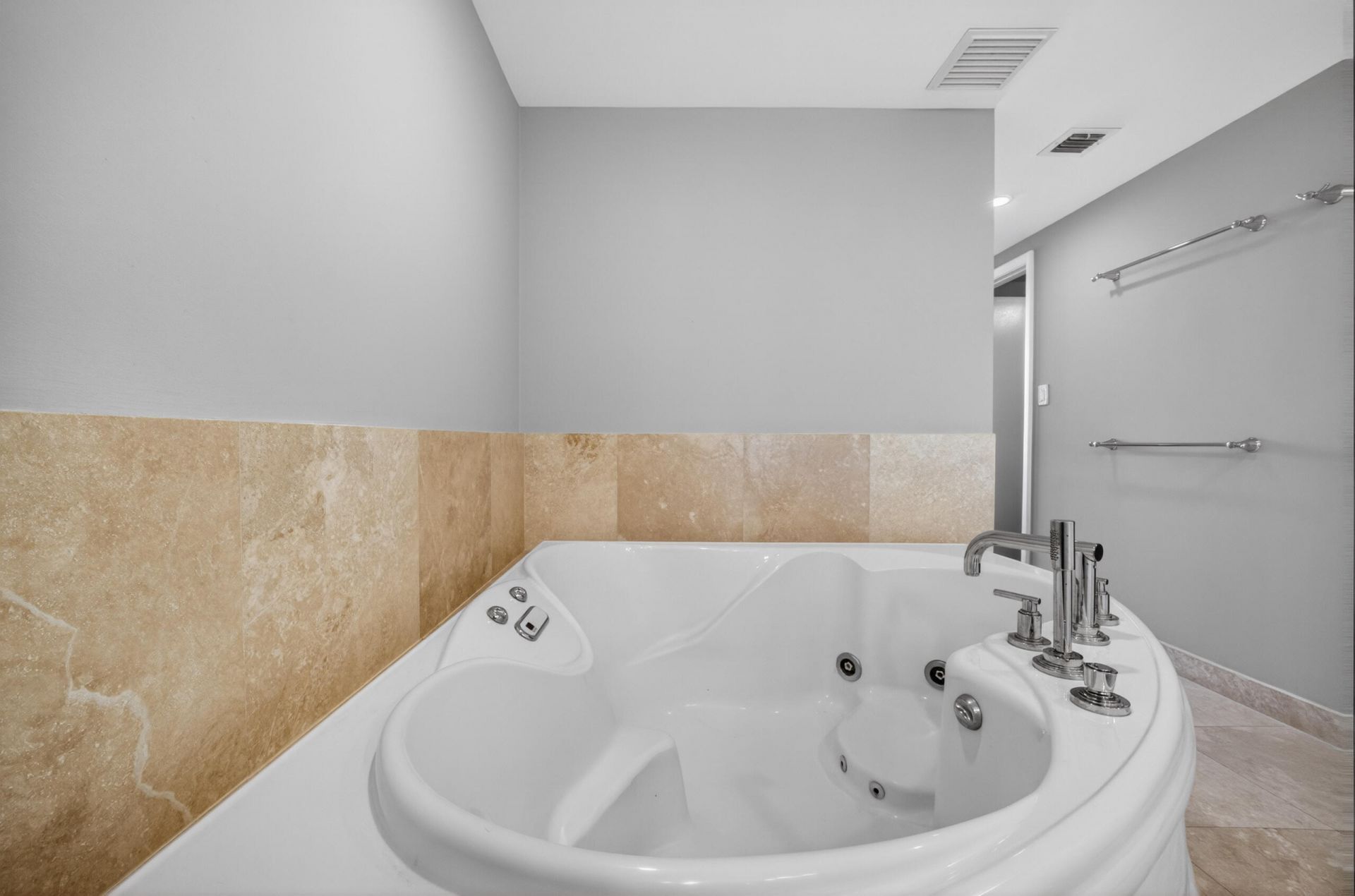 45 Hendricks Isle, Unit 403, Fort Lauderdale, FL 33301 Photo