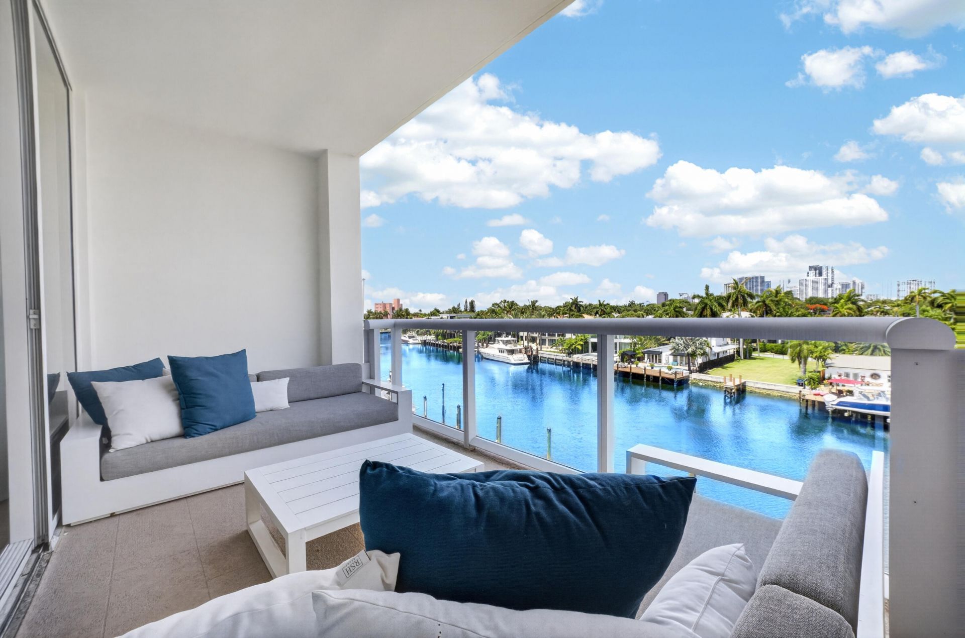 45 Hendricks Isle, Unit 403, Fort Lauderdale, FL 33301 Photo