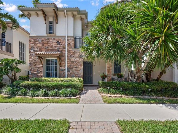 50 Stoney Drive, Palm Beach Gardens, FL 33410