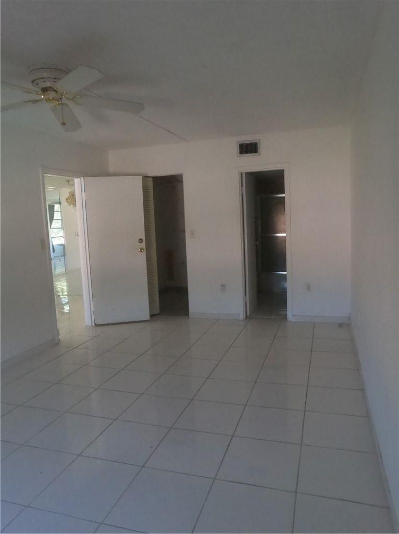 8390 Sands Point Boulevard, Unit F206, Tamarac, FL 33321 Photo