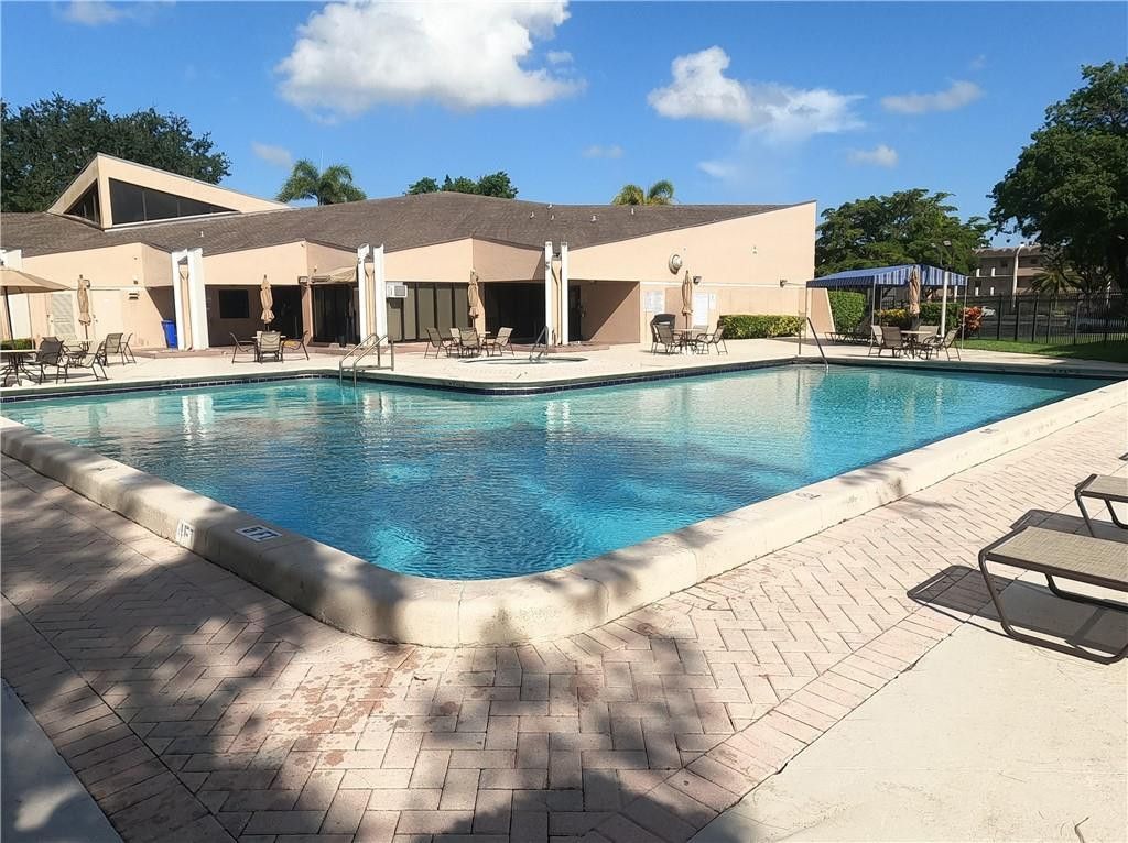 8390 Sands Point Boulevard, Unit F206, Tamarac, FL 33321 Photo