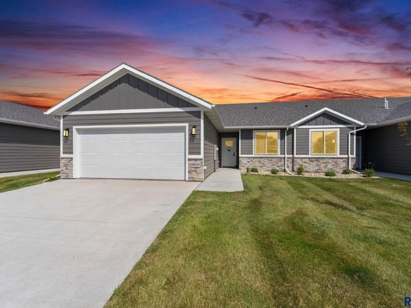 6608 W Gresford Pl, Sioux Falls, SD 57106