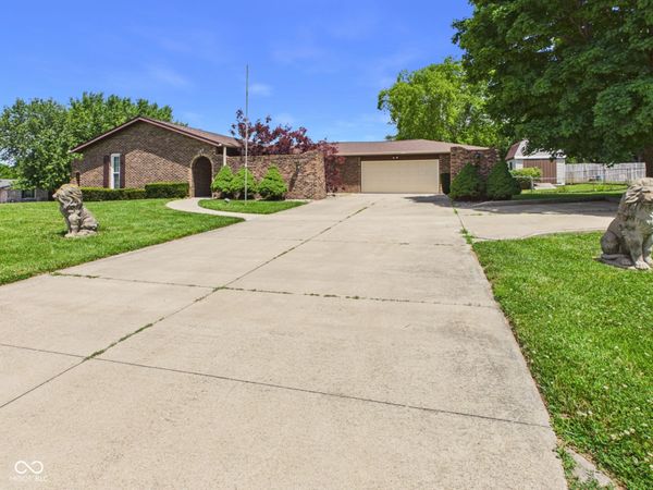 186 E Gay Drive , Alexandria, IN 46001