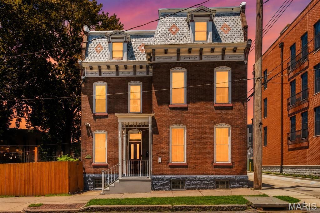 2117 S 13th Street, Saint Louis, MO 63104 Main Photo