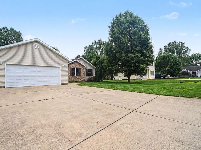 115 Sweet Bay Trail, Mount Orab, OH 45154 Photo 3