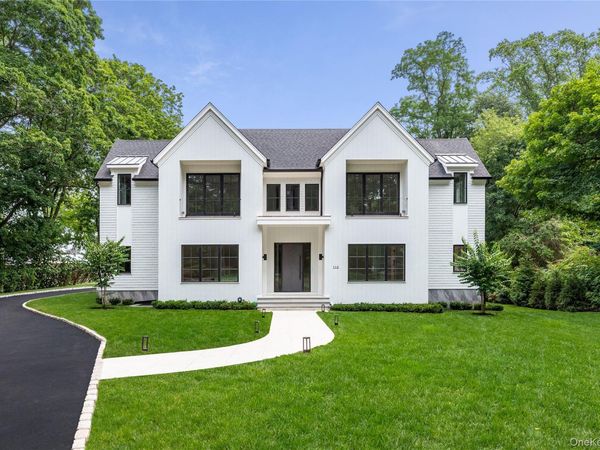110 Dogwood Avenue, Roslyn Harbor, NY 11576