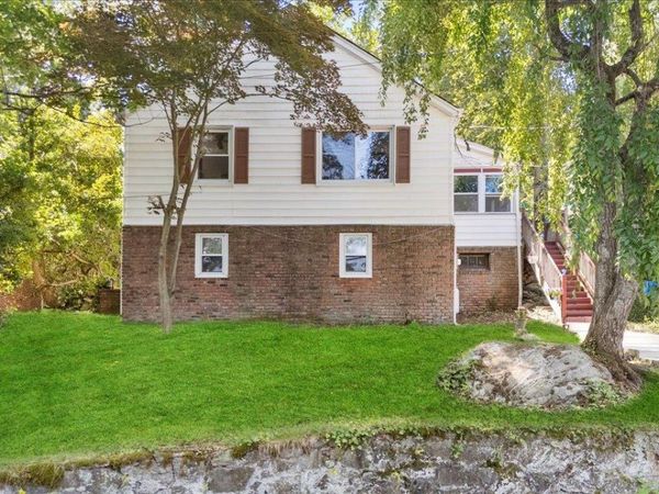 184 Lake Drive , Lake Peekskill, NY 10537