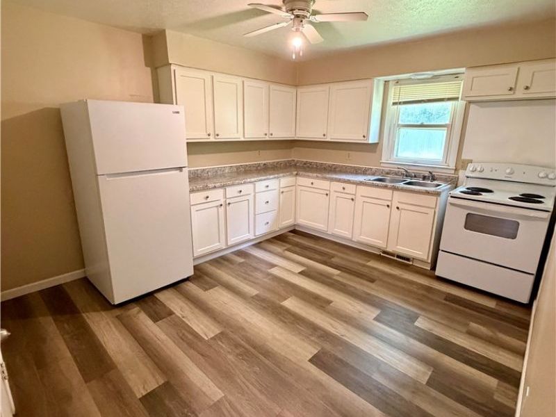 112 N Clover Avenue , Niles, OH 44446 Photo 5