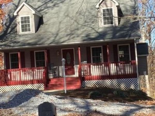 21 Berkeley LN , Evington, VA 24550