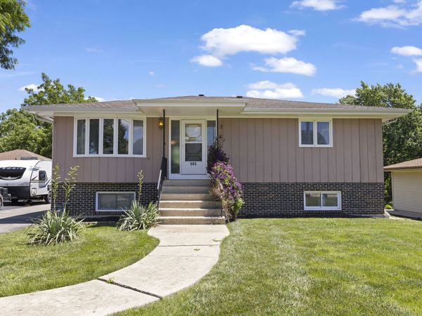 565 4th Street , Lemont, IL 60439