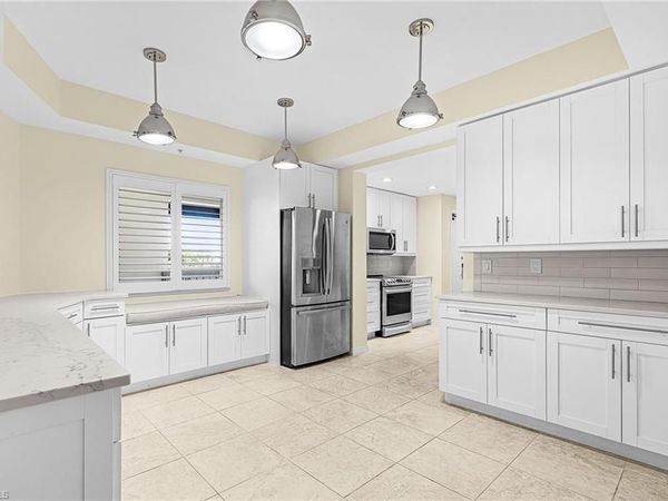 221 9th ST S, Unit 301, NAPLES, FL 34102