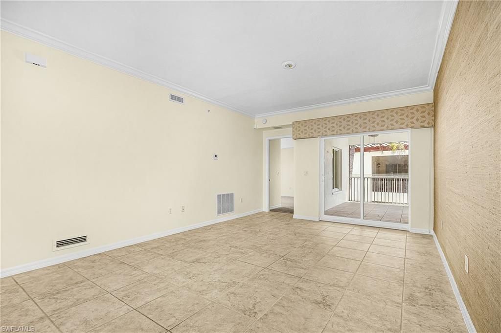 221 9th St S, Unit 301, Naples, FL 34102 Photo