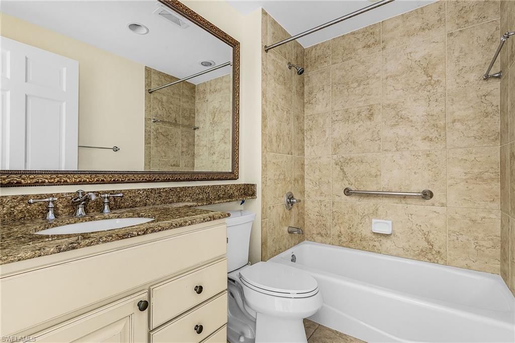 221 9th St S, Unit 301, Naples, FL 34102 Photo
