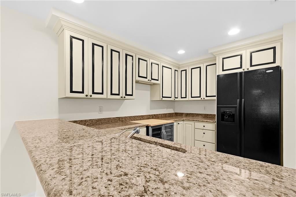 221 9th St S, Unit 301, Naples, FL 34102 Photo