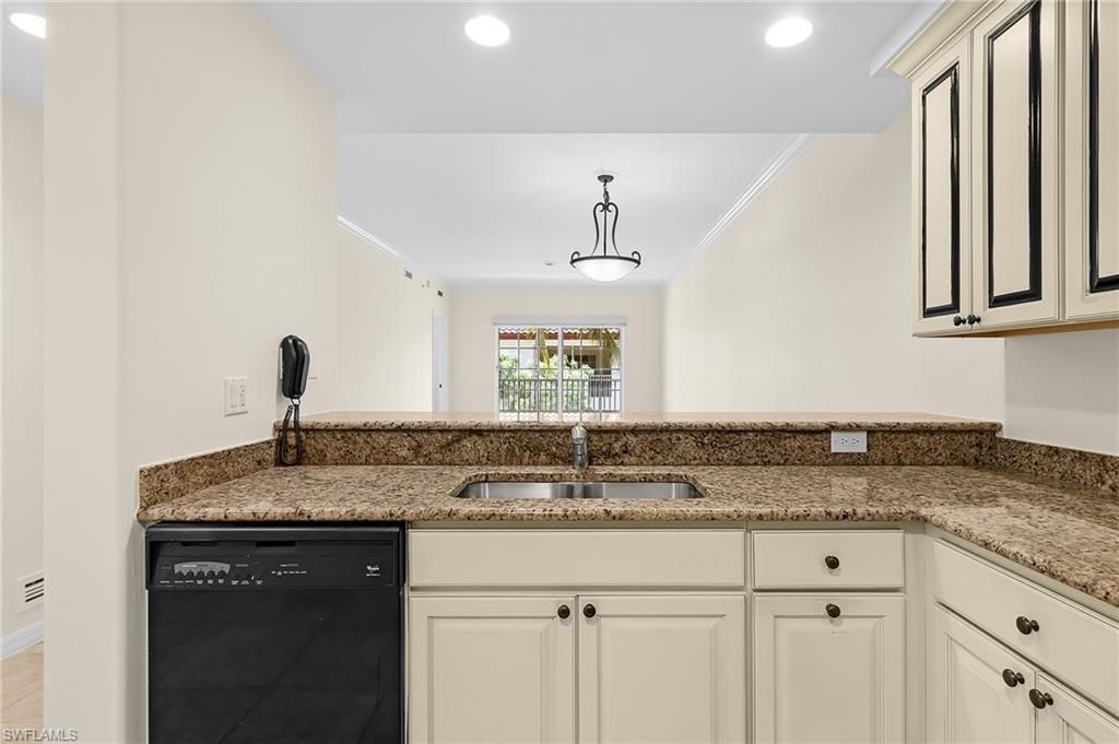 221 9th St S, Unit 301, Naples, FL 34102 Photo
