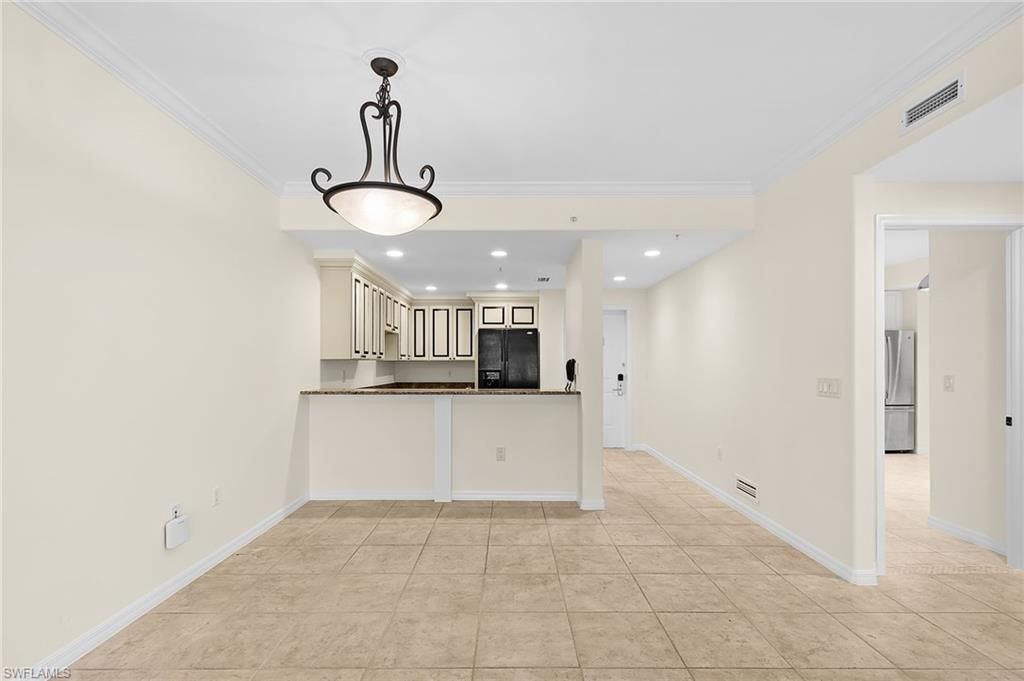 221 9th St S, Unit 301, Naples, FL 34102 Photo