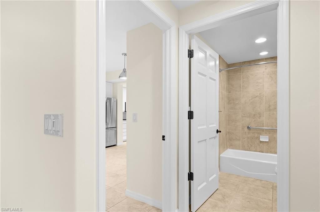 221 9th St S, Unit 301, Naples, FL 34102 Photo
