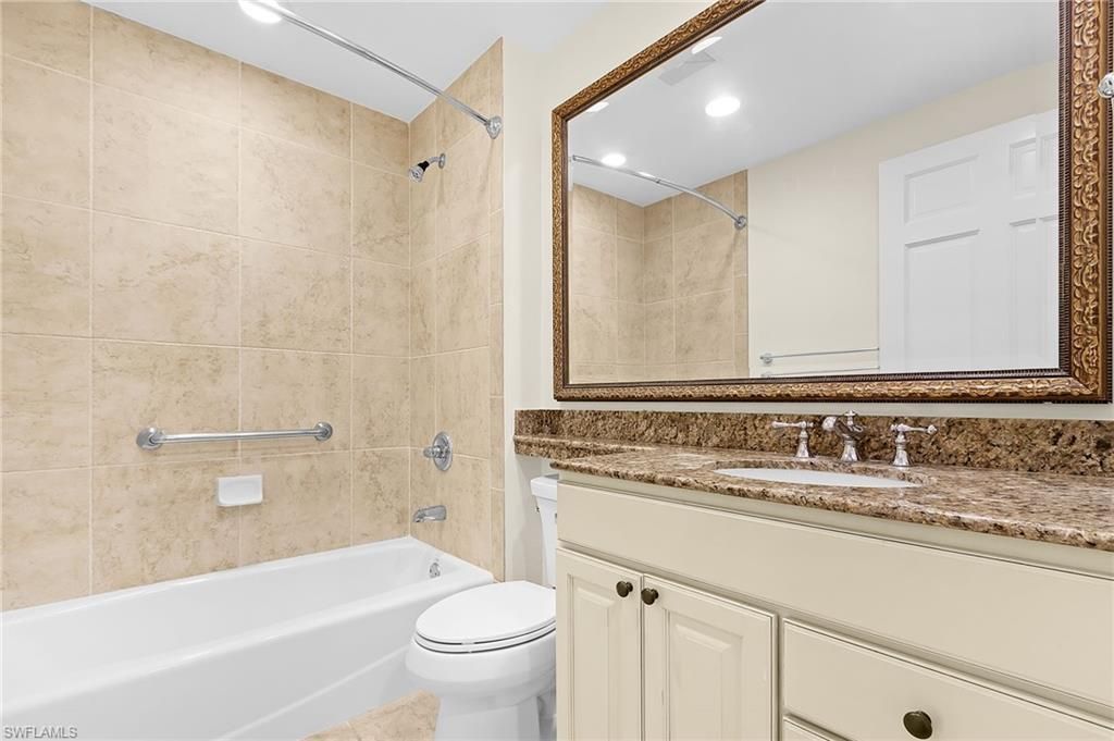221 9th St S, Unit 301, Naples, FL 34102 Photo
