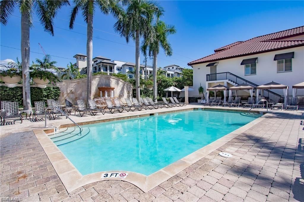 221 9th St S, Unit 301, Naples, FL 34102 Photo