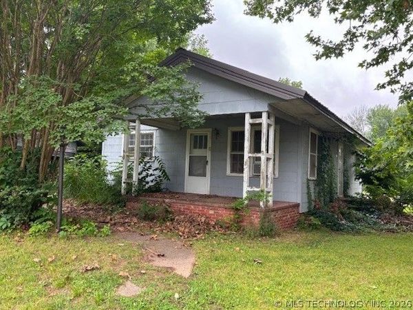 103 E Commercial Street, Webbers Falls, OK 74470