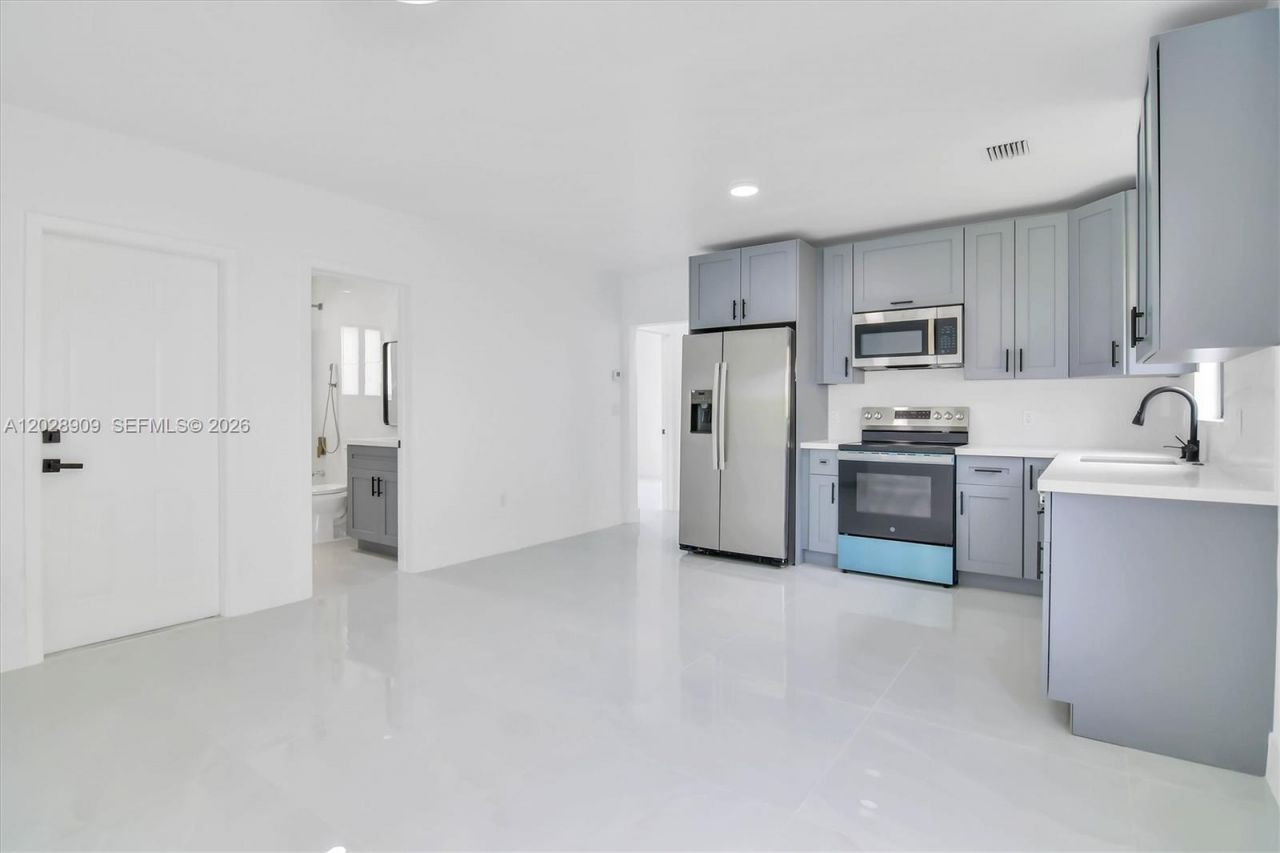 85 SW 30th Ave , Miami, FL 33135 Photo