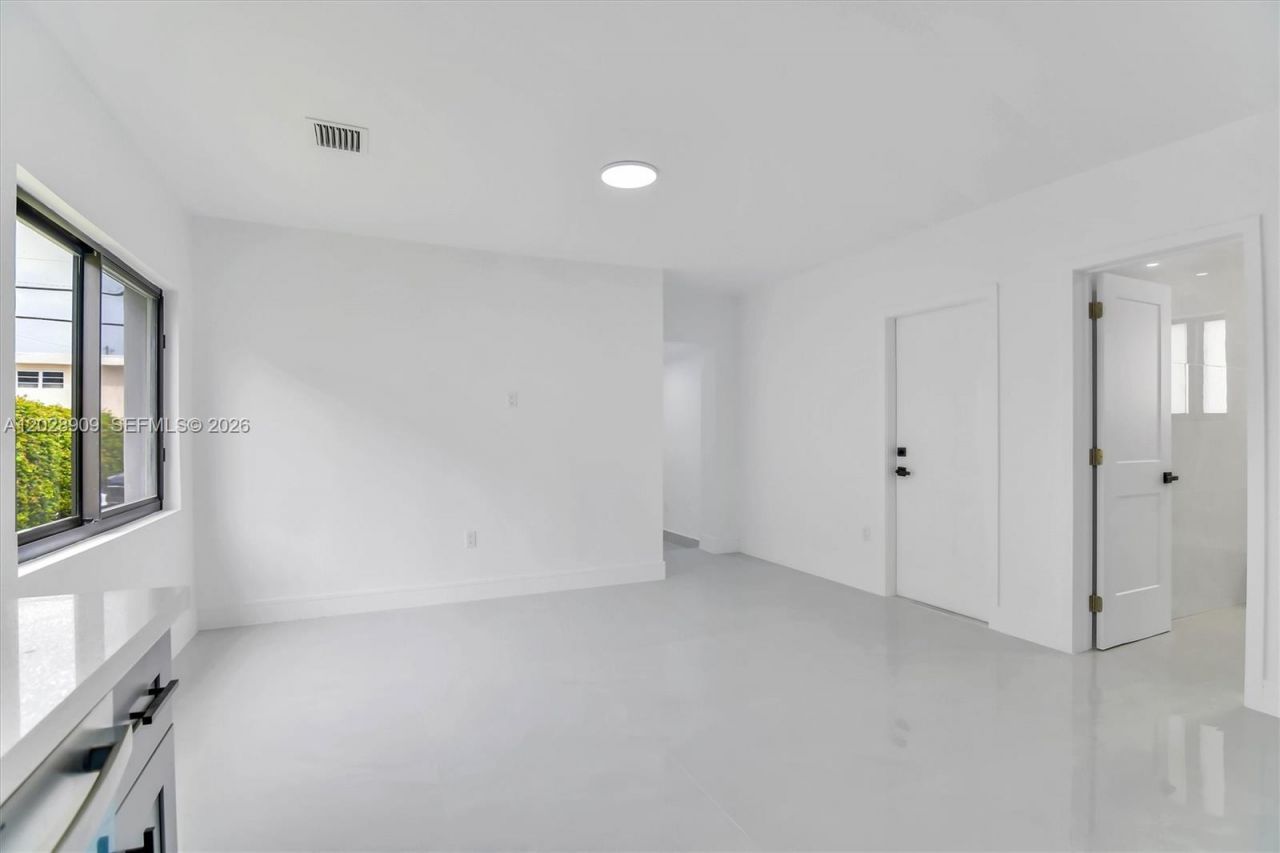 85 SW 30th Ave , Miami, FL 33135 Photo