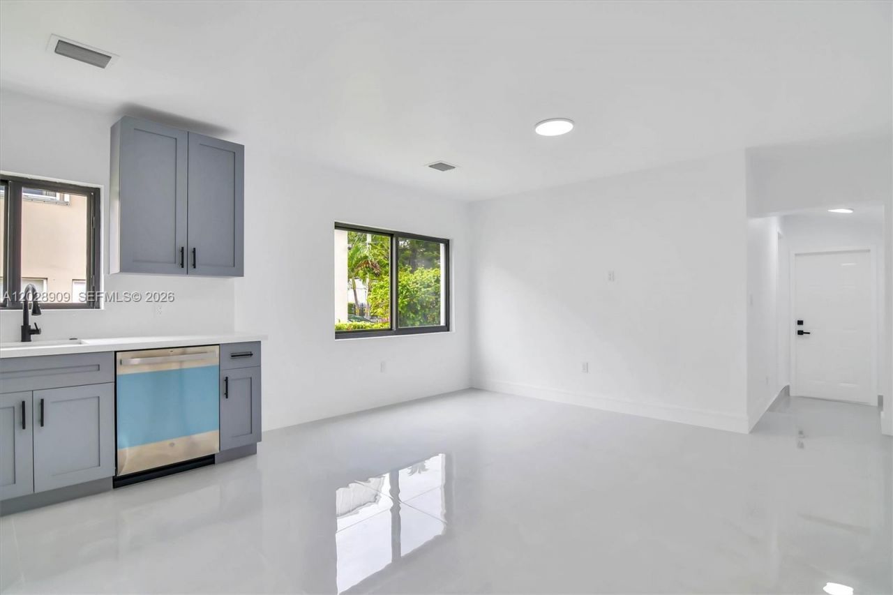 85 SW 30th Ave , Miami, FL 33135 Photo
