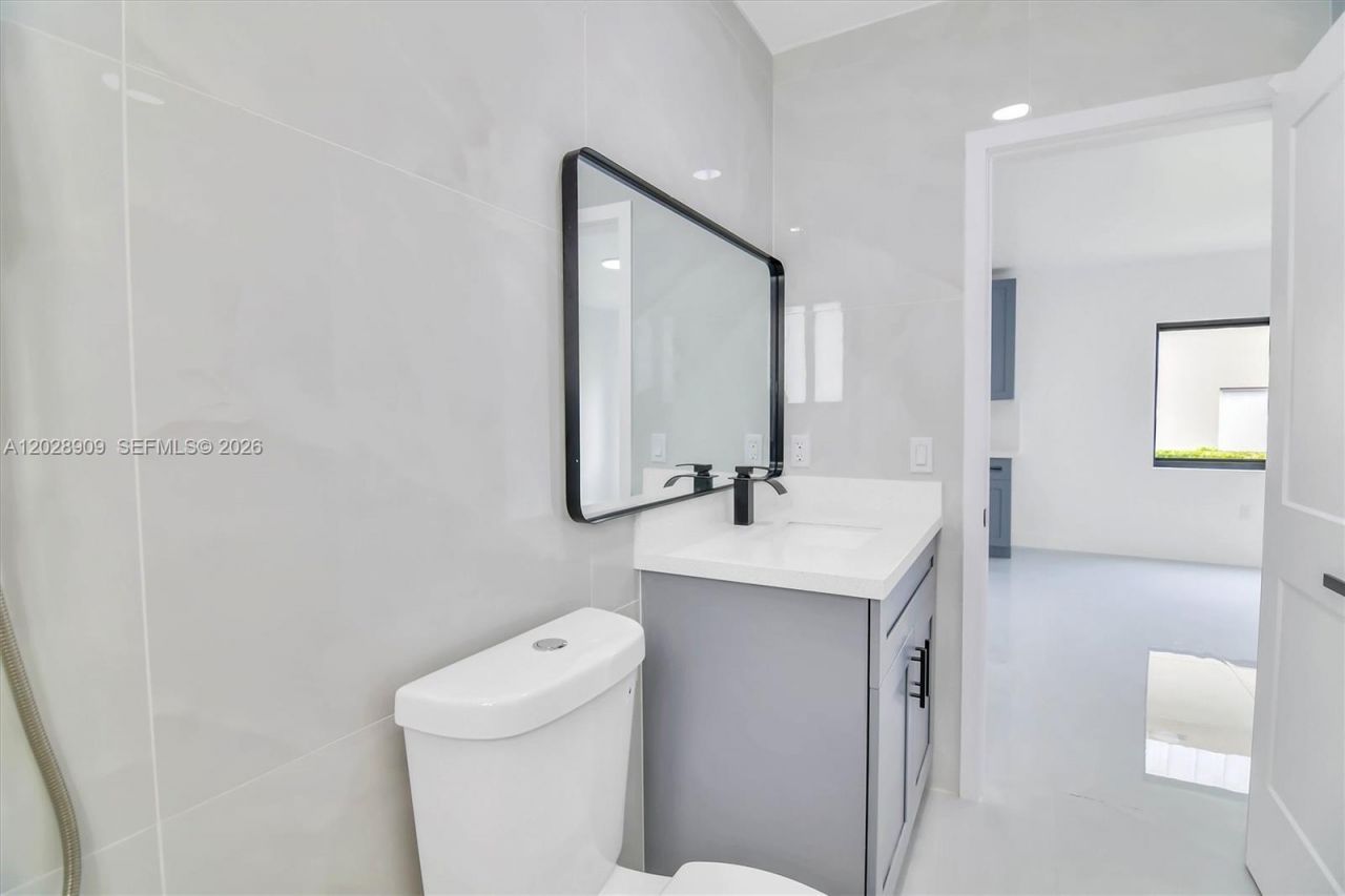 85 SW 30th Ave , Miami, FL 33135 Photo