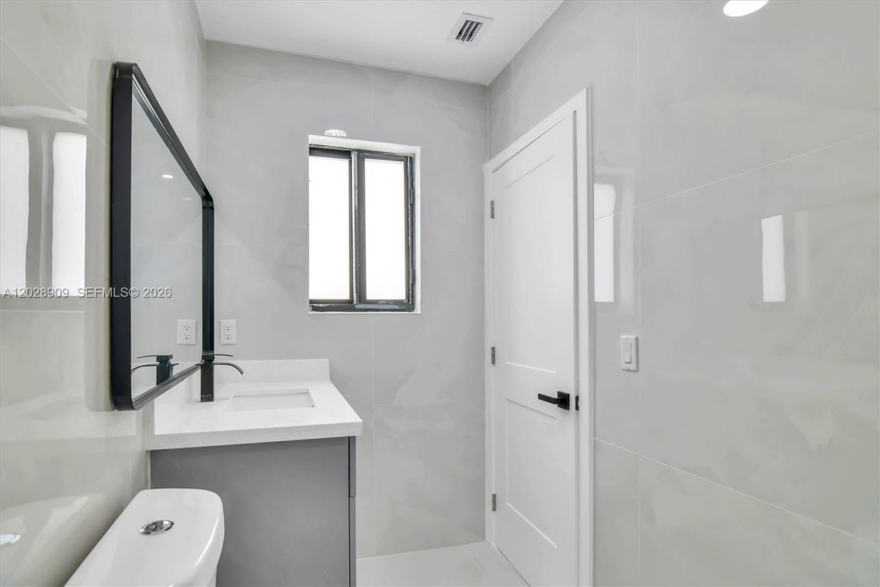 85 SW 30th Ave , Miami, FL 33135 Photo