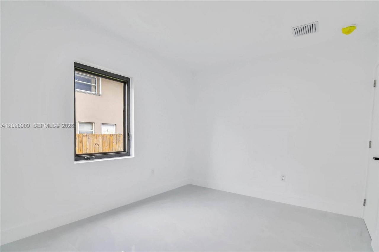 85 SW 30th Ave , Miami, FL 33135 Photo