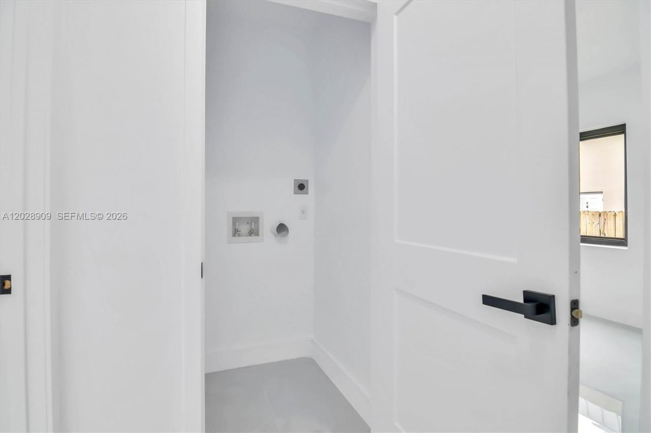 85 SW 30th Ave , Miami, FL 33135 Photo